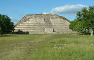 Izamal pyramid